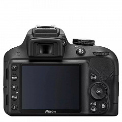 Nikon D3300 con lente